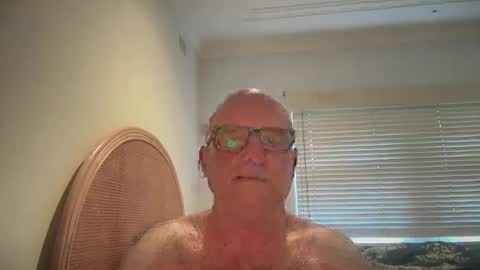 lucas10004 online show from January 10, 9:10 pm