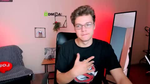 Snapshot of lucas_long_ chatting on September 28, 7:12 pm lucas_long_ online show from September 28, 7:12 pm