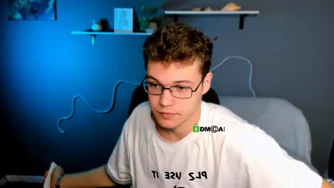 Snapshot of lucas_long_ chatting on October 20, 8:41 am lucas_long_ online show from October 20, 8:41 am