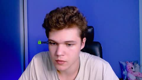 Snapshot of lucas_long_ chatting on September 24, 1:18 pm lucas_long_ online show from September 24, 1:18 pm