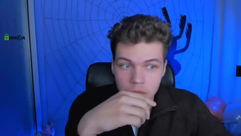 lucas_long_ online show from October 27, 9:42 am