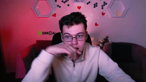 Snapshot of lucas_long_ chatting on October 7, 7:10 pm lucas_long_ online show from October 7, 7:10 pm