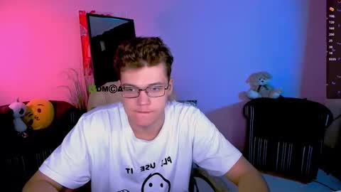 Snapshot of lucas_long_ chatting on October 16, 5:18 am lucas_long_ online show from October 16, 5:18 am