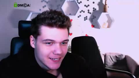 Snapshot of lucas_long_ chatting on October 12, 8:40 am lucas_long_ online show from October 12, 8:40 am