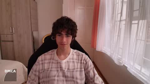 Snapshot of lucas_xo chatting on September 28, 10:30 pm lucas_xo online show from September 28, 10:30 pm