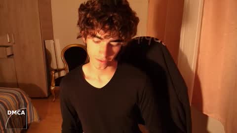 Snapshot of lucas_xo chatting on September 25, 4:08 am lucas_xo online show from September 25, 4:08 am