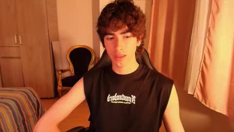 Snapshot of lucas_xo chatting on September 23, 4:06 am lucas_xo online show from September 23, 4:06 am