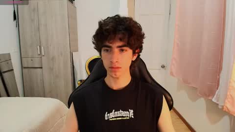 Snapshot of lucas_xo chatting on September 21, 1:53 am lucas_xo online show from September 21, 1:53 am