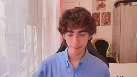 Snapshot of lucas_xo chatting on October 14, 7:06 pm lucas_xo online show from October 14, 7:06 pm