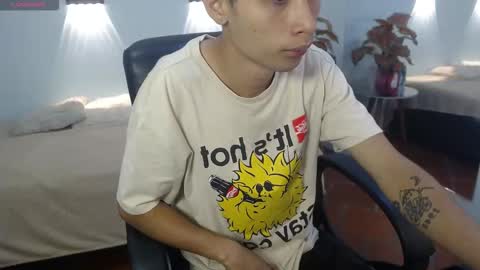 LucassSmith11 online show from December 18, 11:49 am