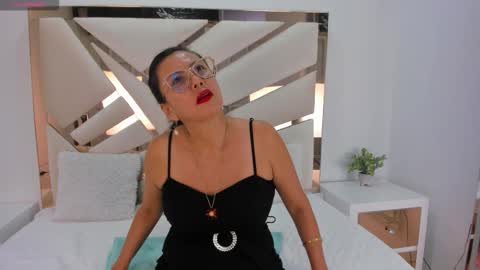 Snapshot of lucerito_mature chatting on September 23, 3:39 pm Lucero online show from September 23, 3:39 pm
