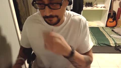 Luchi Luchano online show from December 2, 3:16 am