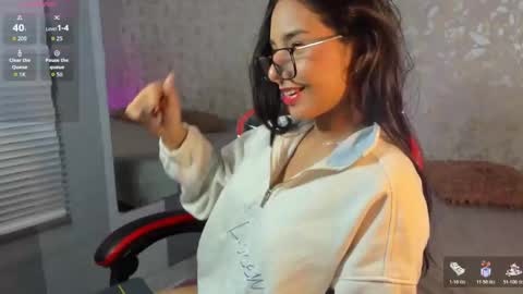 L U C I A online show from October 22, 1:02 pm