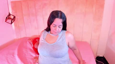 Snapshot of lucia_vonne chatting on September 16, 2:42 pm Lucia Vonne online show from September 16, 2:42 pm