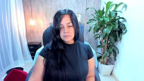 Snapshot of lucia_vonne chatting on September 23, 8:48 pm Lucia Vonne online show from September 23, 8:48 pm