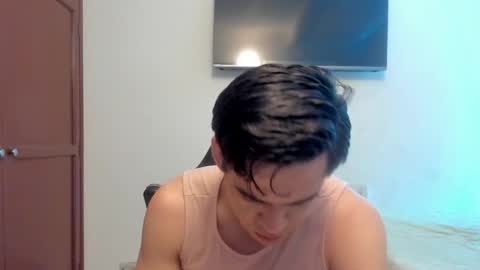 Snapshot of lucian_gomez chatting on October 22, 2:04 am Lucian Gomez online show from October 22, 2:04 am