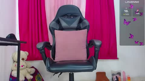 luciana0326 online show from May 13, 1:59 am