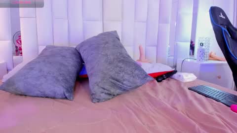 Lisseth  online show from February 12, 1:41 am