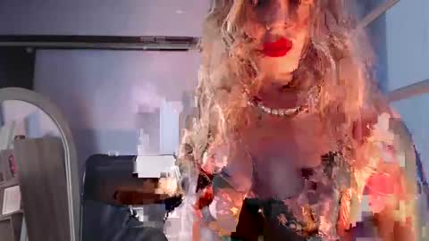 Snapshot of luciana_evaans chatting on March 7, 6:43 pm Luciana Evans online show from March 7, 6:43 pm