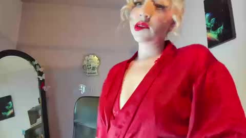 Snapshot of luciana_evaans chatting on September 10, 2:29 pm Luciana Evans online show from September 10, 2:29 pm
