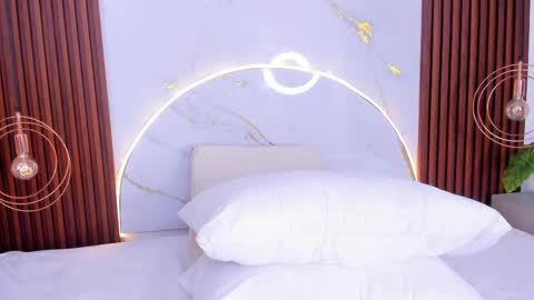 Luci  online show from April 17, 9:50 pm