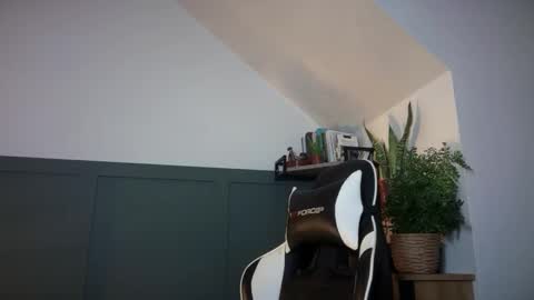 Lucian online show from September 9, 10:10 pm