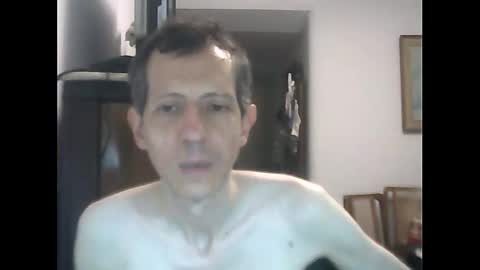 Snapshot of lucianoaxel chatting on January 17, 2:08 am Luciano online show from January 17, 2:08 am