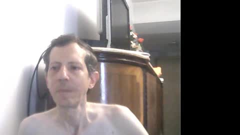 Snapshot of lucianoaxel chatting on February 21, 6:37 pm Luciano online show from February 21, 6:37 pm