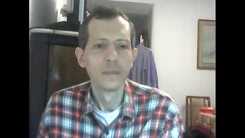 Snapshot of lucianoaxel chatting on December 27, 12:39 am Luciano online show from December 27, 12:39 am