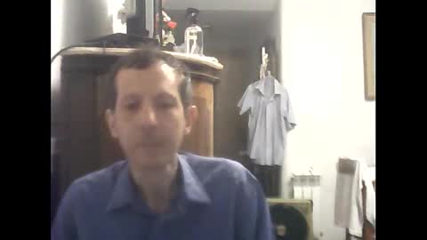 Snapshot of lucianoaxel chatting on February 5, 5:20 pm Luciano online show from February 5, 5:20 pm