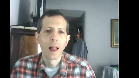 Snapshot of lucianoaxel chatting on December 21, 1:42 pm Luciano online show from December 21, 1:42 pm