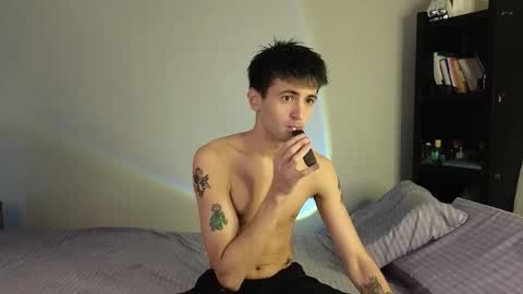 Snapshot of lucidangelok chatting on October 12, 8:29 am Angelok online show from October 12, 8:29 am