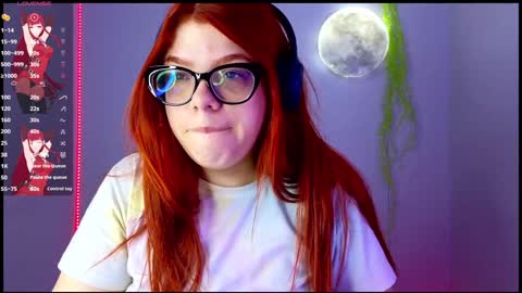 Snapshot of lucie_nicolls chatting on February 6, 11:09 am Lucie online show from February 6, 11:09 am