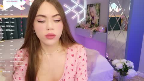 MimiFors online show from April 7, 7:38 pm