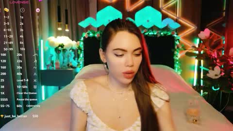 MimiFors online show from September 20, 5:05 pm