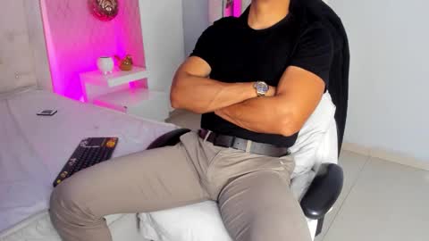 Leo online show from January 19, 12:15 pm