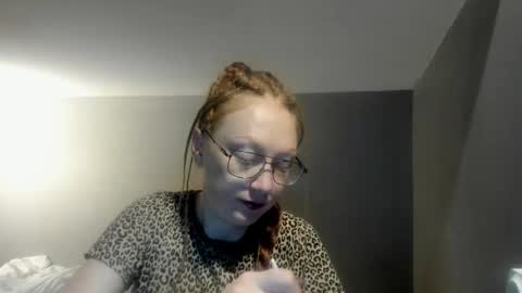 lucky_licky20 online show from March 17, 4:39 am