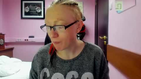 lucky_licky20 online show from February 24, 3:02 am