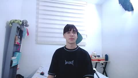 Snapshot of lucky_strickee chatting on October 13, 3:52 am lucky_strickee online show from October 13, 3:52 am