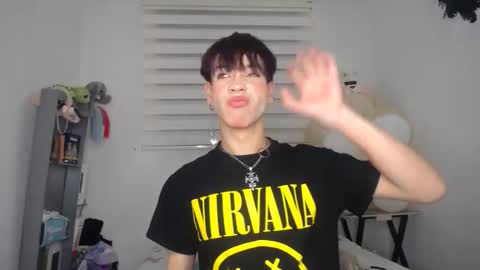 Snapshot of lucky_strickee chatting on October 20, 3:44 am lucky_strickee online show from October 20, 3:44 am