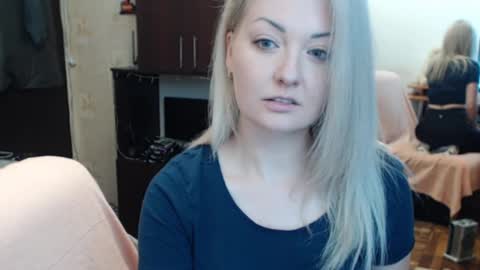 Snapshot of luckyshotgirl chatting on October 26, 5:12 pm LuckyShot online show from October 26, 5:12 pm