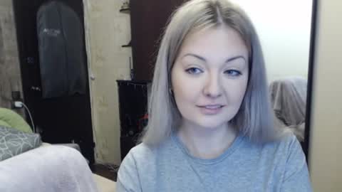 Snapshot of luckyshotgirl chatting on December 11, 12:55 pm LuckyShot online show from December 11, 12:55 pm