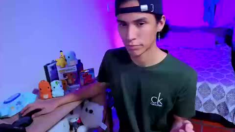 Lu Independent Model online show from September 23, 5:01 am