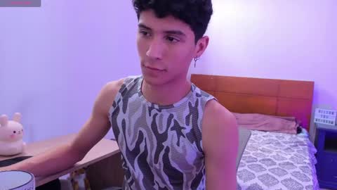 Lu Independent Model online show from March 31, 5:13 pm