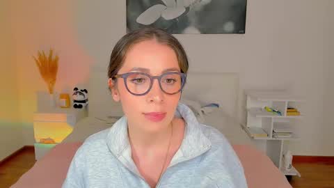lucy__ray online show from December 7, 5:26 pm