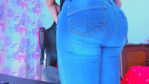 lucy online show from April 18, 2:46 am