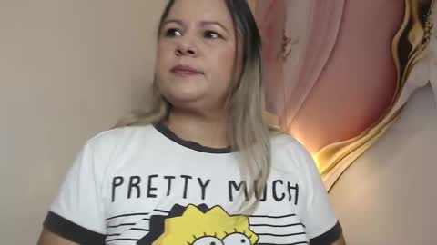 Snapshot of lucy_milf_474 chatting on September 16, 12:29 pm Lucy online show from September 16, 12:29 pm