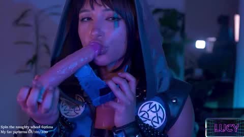 Lucy Alien  online show from October 28, 10:11 pm