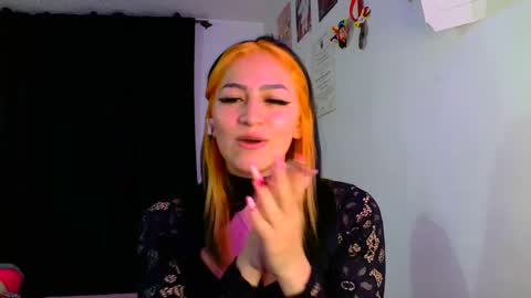 Snapshot of lucycherry__ chatting on December 13, 1:26 am LUCIA online show from December 13, 1:26 am