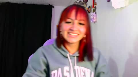 Snapshot of lucycherry__ chatting on January 25, 1:10 am LUCIA online show from January 25, 1:10 am